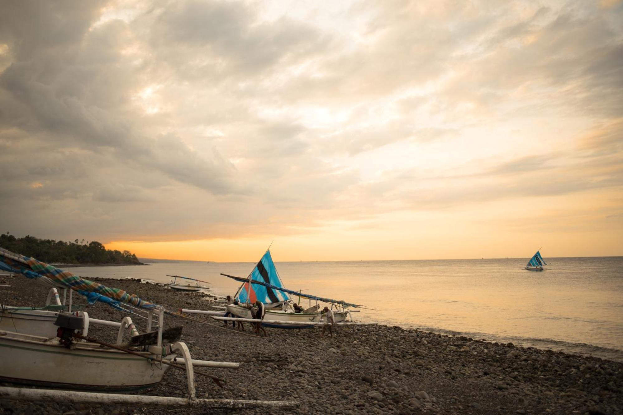 Arya Amed Beach Resort And Dive Center Экстерьер фото