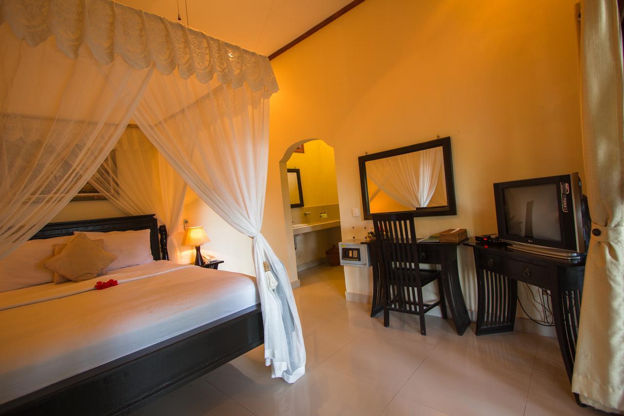 Arya Amed Beach Resort And Dive Center Экстерьер фото